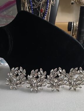 Tahari Clear Crystal Flower Napkin Rings - Set of 4